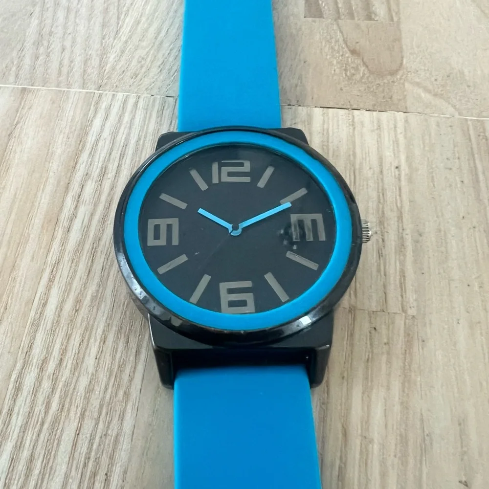 Unbranded blue and black watch NEW BATTERY
